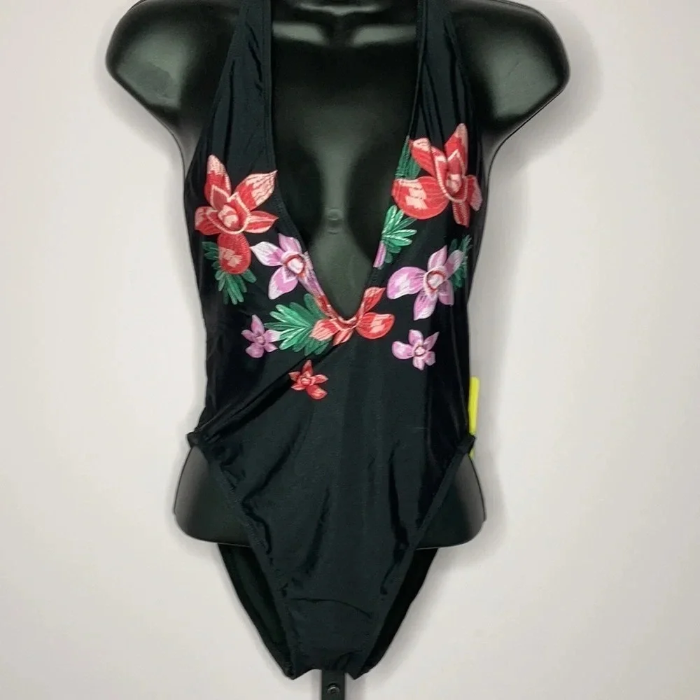 Black floral print high leg T-back Swimsuit Sz: M